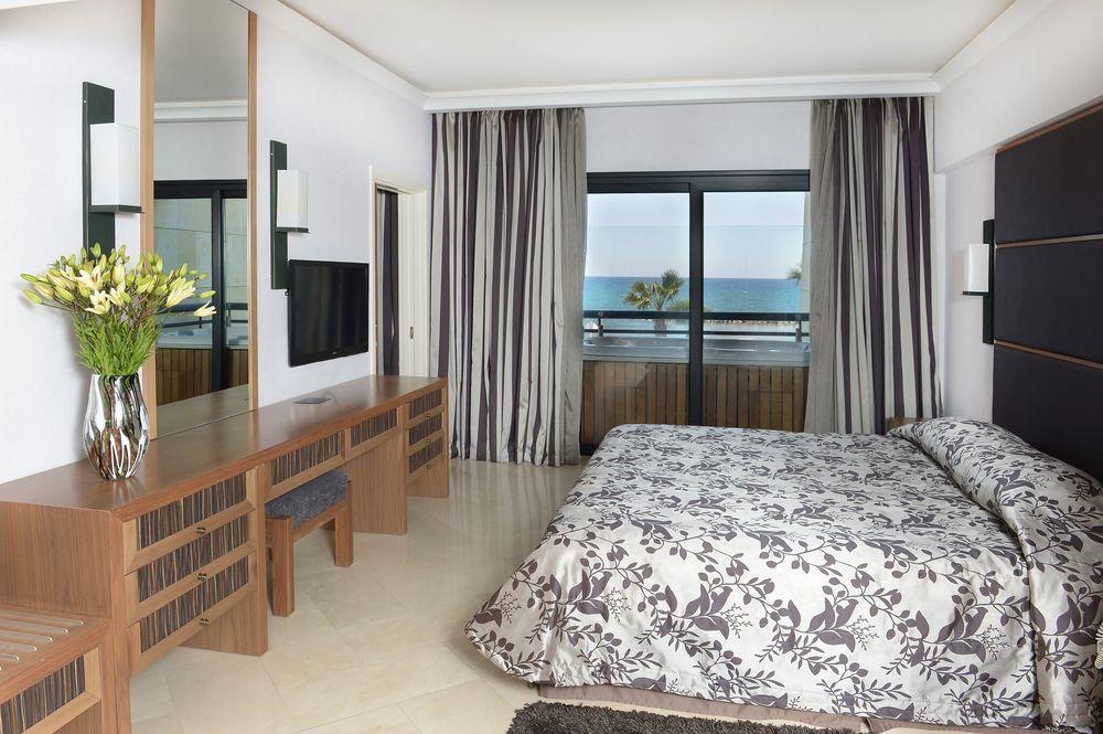 Palm Beach Hotel & Bungalows Larnaca Exterior photo